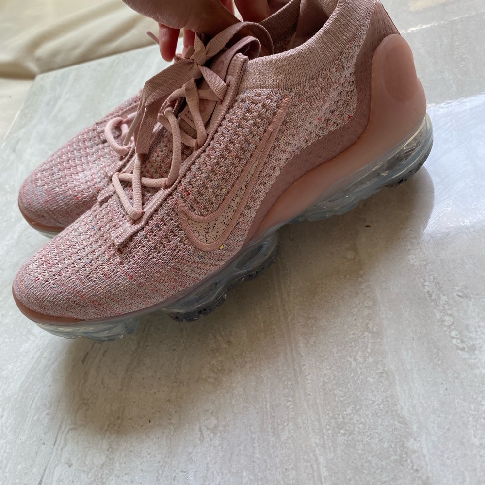 Nike Air Vapormax 2021 Flyknit Shoes - Picture 5 of 13